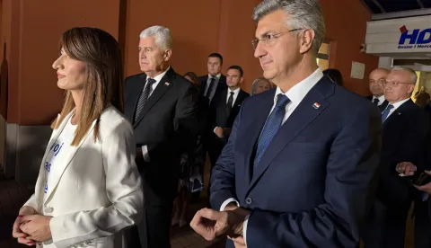 Mostar, 0210.2026 - Hrvatski premijer i predsjednik HDZ-a Andrej Plenkovi? izjavio je u petak, dva dana uo?i izbora u BiH, da bi pobjeda kandidatkinje HDZ-a BiH Darijane Filipovi? bio po?etak legitimnog predstavljanja Hrvata u kolektivnom predsjedni?tvu susjedne dr?ave. foto HINA/ Zoran KRE?I?/ ik