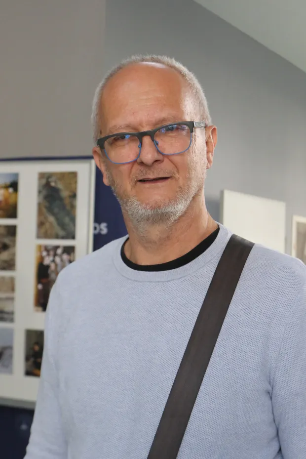 Osijek, 05. 10. 2026, 35. Obljetnica 1. Hrvatske studentske bojne, Kapelica Kraljiice mira, polaganje vijenaca i paljenje svijeća i nastavak svečane akadeije na Ekonomskom fakultetu, i izložba fotograija iz ratnih dana. Milan Bugarić.snimio GOJKO MITIĆ