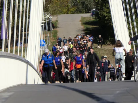Proteklog vikenda Osječki pje&scaron;ački put organiziralo je Hrvatsko planinarsko dru&scaron;tvo Br&scaron;ljan-Jankovac Osijek, a ovogodi&scaron;nji odaziv pokazao je da ova tradicionalna akcija odavno vi&scaron;e nije rezervirana samo za iskusne planinare. Uz članove prijateljskih planinarskih dru&scaron;tava, na startu se okupio velik broj članova Br&scaron;ljan-Jankovca, ali i Osječana koji su jednostavno odlučili subotu provesti hodajući svojim gradom.