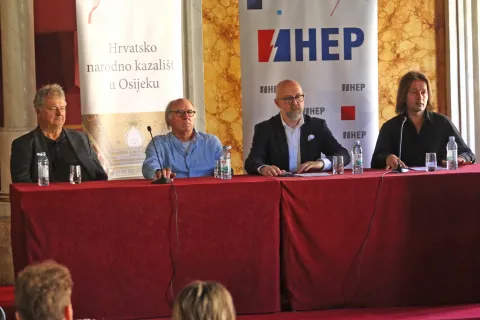 Osijek, 07. 10. 2026, HNK Osijek, press za premijeru, Labuđe jezero. Umjetnički voditelj, prof. Michael Fichtenbaum. redatelj i koreograf Peter Bruer, Vladimir Ham i Vuk Ognjenović.snimio GOJKO MITIĆ