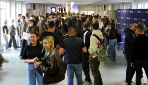 Osijek, 05. 10. 2026, Ekonomski fakultet Osijek, EFOS. Počela akademska godina, studenti, fakultet, gužva na fakultetu.snimio GOJKO MITIĆ