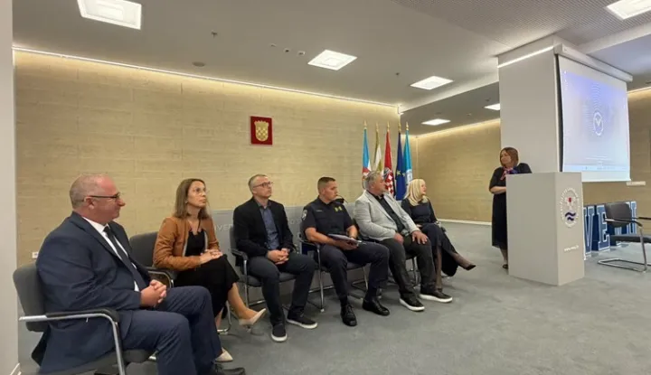VUKOVARNa Veleučili&scaron;tu "Lavoslav Ružička" u Vukovaru održan je okrugli stol naslovljen "&Scaron;kola - sigurno mjesto"listopad 2026.