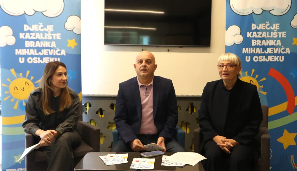 Osijek, 08. 10. 2026, Dječje kazali&scaron;te Branko Mihaljević, Press, predstavljanje Repertoar kazali&scaron;ne sezone 2026/2027. nova sezona. Mia Tomićić, Dražen Alerić, i Tatjana Grganović.snimio GOJKO MITIĆ