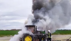 Izgorio traktor u Gospodarskoj zoni Antunovac