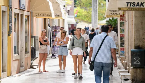 ZADAR - 05.10.2026 - REPORTAŽA - Anketa s posezonskim turistima zadarskog Poluotoka