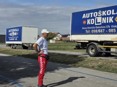 Učenici trećih, četvrtih, petih i &scaron;estih razreda vinkovačkih osnovnih &scaron;kola danas su se na stazi izvan prometa, staroj karting stazi, mali priliku testirati svoje biciklističke vje&scaron;tine i sportski duh.