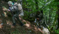 Pripadnici Hrvatske vojske i partnerskih zemalja uz pomoć instruktora Slovenske vojske svladali su, tijekom tri dana i četiri noći, planinarske i alpinističke tehnike ključne za planinsko ratovanje, priopćilo je u nedjelju Ministarstvo obrane (MORH).