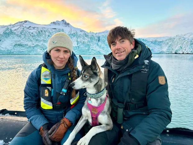 Picture shows_Simon Reeve and Frida Schatvet in Svalbardkandinavija sa Simonom Reeveom