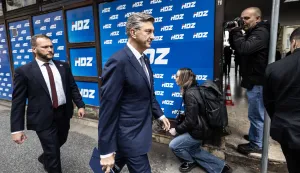 Zagreb, 12.10.2026 - Andrej Plenković dolazi na zajedničku sjednicu Predsjedni&scaron;tva i Nacionalnog odbora HDZ-a.Foto Hina/ Dario GRZELJ/ dag
