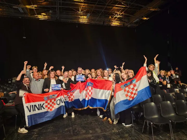 Vinkovačke su frizerke na Svjetskom prvenstvu u Parizu osvojile sjajno peto mjesto