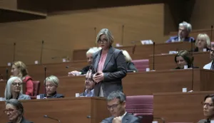 Zagreb,13.10.2026 - Saborski zastupnici su se nakon kraće stanke vratili u klupe, a ovotjedno plenarno zasjedanje otvorio je premijer Andrej Plenković podnošenjem godišnjeg izvješća Vlade.Na slici Sandra Benčić.Foto HINA/Tomislav Pavlek/tp