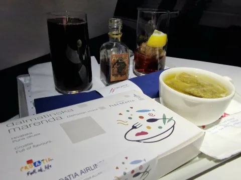 klopa u avionu CA