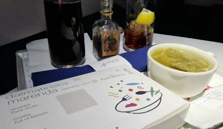 klopa u avionu CA