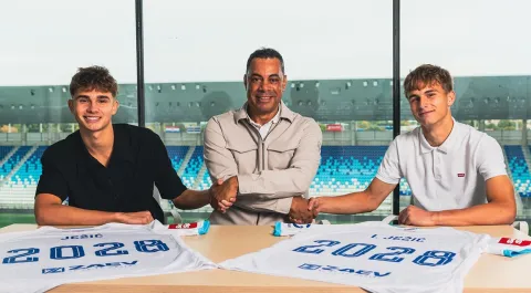 Jona i Izak Ježić. Sportski direktor NK Osijek Kenneth Zandvliet. Opus Arena