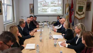 Župan na radnom sastanku u Vrbanjifoto: VSŽ