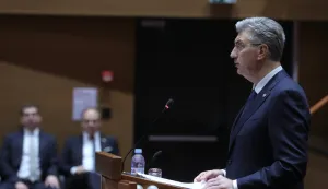 Zagreb,13.10.2026 - Saborski zastupnici su se nakon kraće stanke vratili u klupe, a ovotjedno plenarno zasjedanje otvorio je premijer Andrej Plenković podno&scaron;enjem godi&scaron;njeg izvje&scaron;ća Vlade.Foto HINA/Tomislav Pavlek/tp