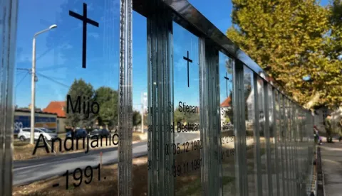 Počast za 68 žrtava Sotina i 97 poginulih policajaca u obrani Vukovaralistopad 2026.
