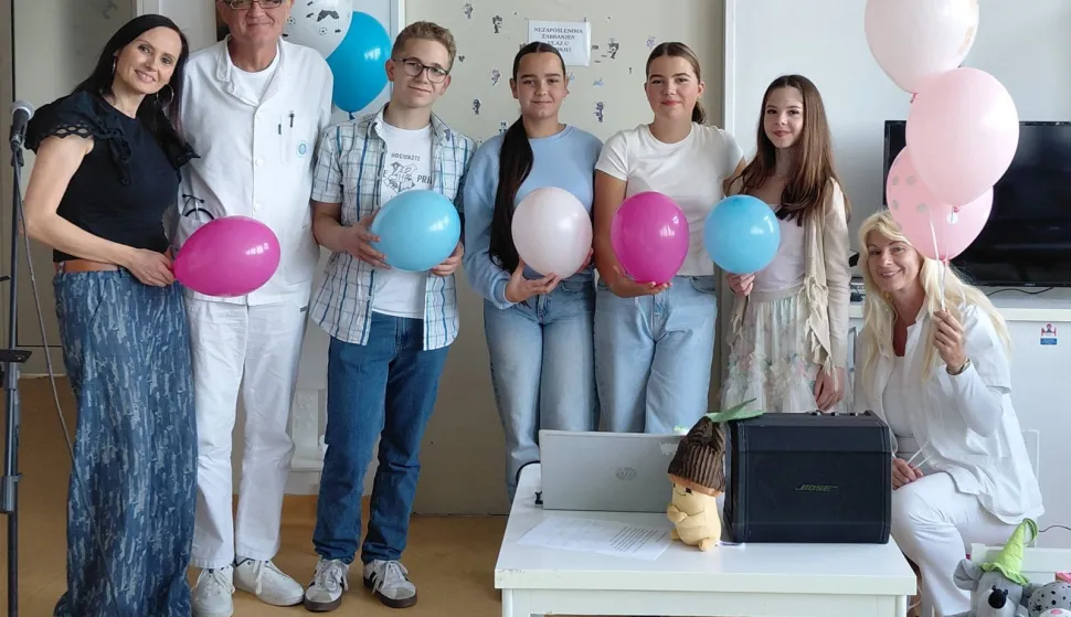 Učenici Osnovne &scaron;kole &ldquo;Tin Ujević&rdquo; održali koncert za djecu s Odjela pedijatrije
