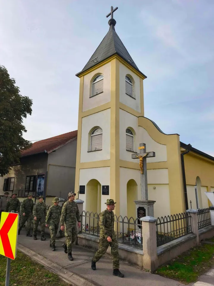 Vojni policajci u memorijalnoj hodnji dugoj 331 kilometar odali počast i antunovačkim braniteljima