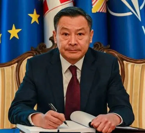MAGAZIN INA_Nj_E__DAULET_BATRASHEV__veleposlanik_Republike_Kazahstan_u_Hrvatskoj