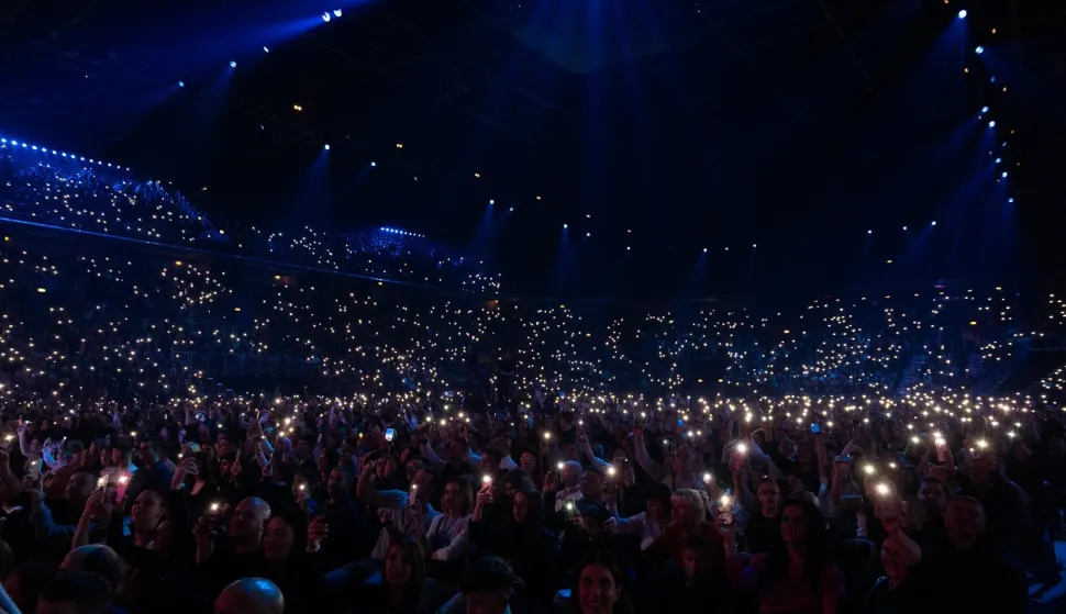 SHOW "SUPERTALENT"