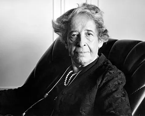 MAGAZIN HANNAH ARENDT BERLINPHOTO BY RAYMOND KLASSEN