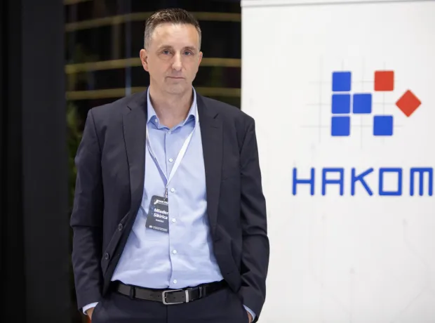Zagreb, 13.10.2026. - Hrvatska regulatorna agencija za mrežne djelatnosti (HAKOM) na 13. danu trži&scaron;ta elektroničkih komunikacija sa sudionicima tog trži&scaron;ta raspravili su pitanja vezana za cijene, načine plaćanja i kvalitetu usluge pristupa internetu, trži&scaron;ne promjene, konkurenciju, korisnička prava te o 5G tehnologijama, utjecaju europske Uredbe o digitalnim mrežama (Digital Networks Act) na ulaganja, konkurentnost i krajnje korisnike i druga. Na slici Mladen Sikirica.foto HINA/ Sa&scaron;a KOLJAN/ sk
