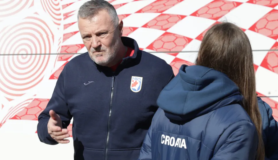 Zagreb, 06.04.2025.- Okupljanje ženske seniorske rukometne reprezentacije prije susreta sa &Scaron;panjolskom. Na fotografiji izbornik Ivica Obrvan.foto HINA/ Admir BULJUBA&Scaron;IĆ/ abu