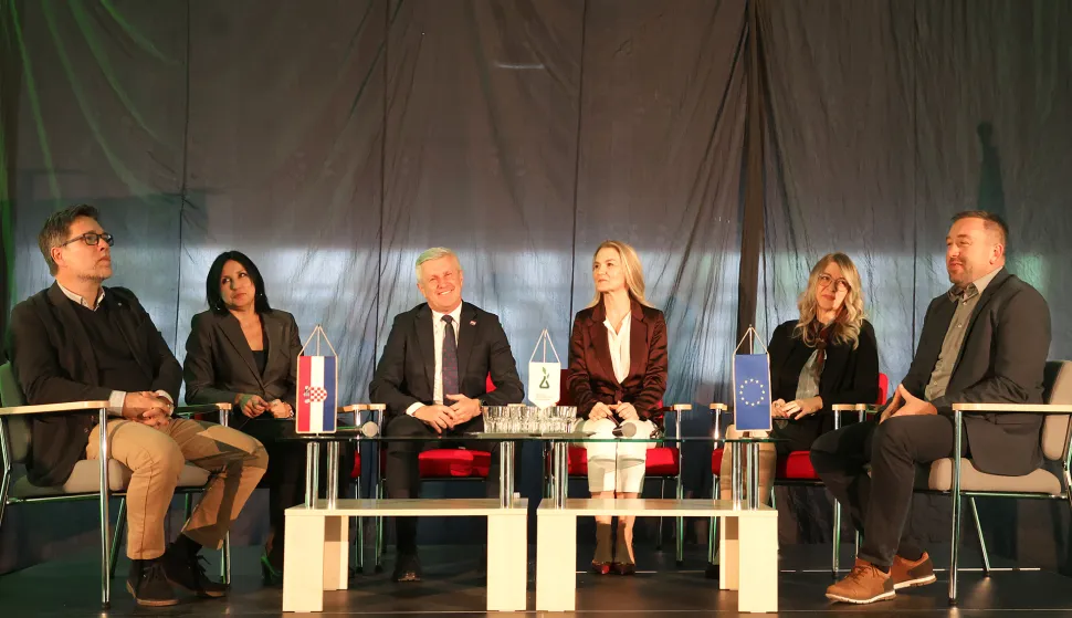 Osijek, 21. 10. 2026., FAZOS, Agroforum, "Digestat - otpad ili", okrugli stol, Brigita Popović; Tugomir Majdak; Maja Pokrovac; Irena Jug SNIMIO BRUNO JOBST