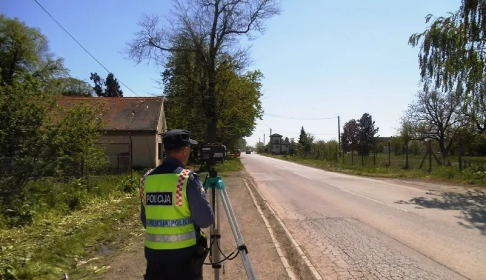 prometna policija, nadzor brzine, laser
