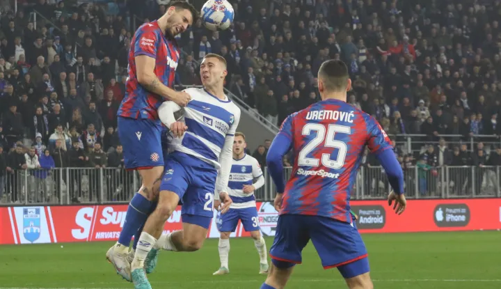 Osijek, 03. 02. 2024, Opus Arena. SupeSport HNL 23/24. Nogometna utakimica, Osijek -Hajduk. Marin Prekodravac (20).snimio GOJKO MITIĆ