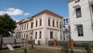 NIJEMCIU Nijemcima je zavr&scaron;ena sanacija i rekonstrukcija dijela krovi&scaron;ta O&Scaron; Ivan Kozarac, čime su pobolj&scaron;ani uvjeti za rad i boravak učenika i zaposlenika ove &scaron;kole sa 13 razrednih odjeljenja, 188 učenika i 39 zaposlenika