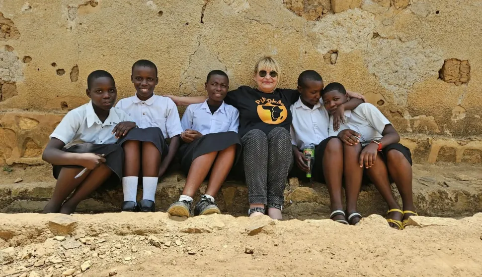 Putokaz za afriku Elizabeth_Suzana_Kozina_i_ucenice