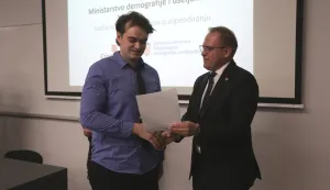 Zagreb, 22.10.2026. - Ministarstvo demografije i useljeni&scaron;tva dodijelilo je ugovore o stipendiranju polaznicima tečaja hrvatskoga jezika Croaticum koji su nastavu počeli u listopadu. Za Program stipendiranja učenja hrvatskoga jezika u Hrvatskoj u akademskoj godini 2026./2027. odobreno je ukupno 700 stipendija, a nastava se održava na sveučili&scaron;tima u Zagrebu, Splitu, Rijeci, Osijeku, Zadru i Puli. foto HINA/ Tomislav BRĐANOVIĆ/ tb