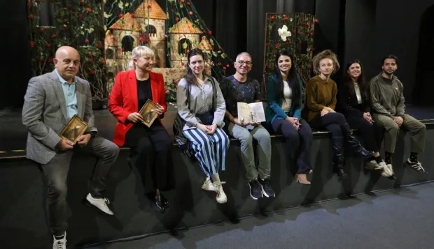Osijek, 22. 10. 2026, Dječje kazali&scaron;te Branka Mihaljevića, - konferencija za novinare u povodu premijere predstave "Trnoružica". Dražen Alerić, Tatjana Grganović, Mina Petrić, Sa&scaron;a Latinović, Iva Romić, Tena Milić Ljubić, Ivana Vukićević i Grgur Grgić.snimio GOJKO MITIĆ