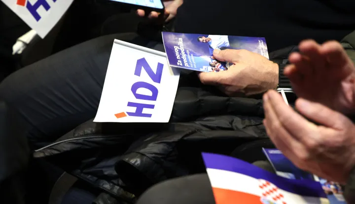 15.12.2024., Sibenik - U kuci umjetnosti Arsen odrzan je zavrsni predizborni skup kandidata HDZ-a za predsjednika Republike Hrvatske Dragana Primorca. Photo: Dusko Jaramaz/PIXSELL