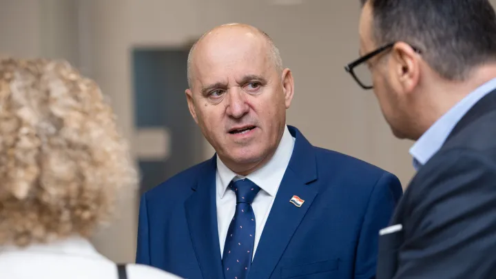 Zagreb, 20.10.2026.- Dvodnevna međunarodna konferencija "Arhitektonske politike u provedbi - Prostor u digitalnom dobu", okupljenima će se uvodno obratiti ministar prostornog uređenja, graditeljstva i državne imovine Branko Bačić.Na fotografiji Branko Bačić.foto HINA/ Luka &Scaron;ANGULIN/ l&scaron;