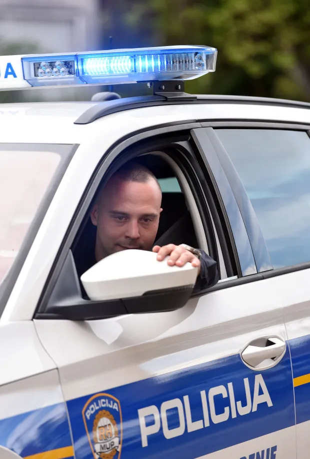 Zagreb, 08.10.2026 (nedeljni broj) - policajac i DVD vatrogasac IvanTrlin, uz pricu M.Furjan.foto Davor Kovacevicnedeljni broj