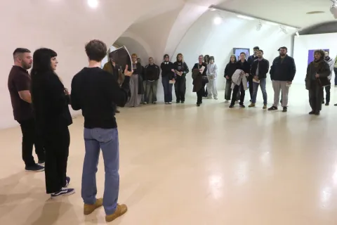 Osijek, 23. 10. 2026, Galerija Kazamat, otvorenje izložbe. Kustos u gostima, "Mjesta između", Petre &Scaron;abić.snimio GOJKO MITIĆ
