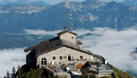 epa01356370 (FILE) - A file pictured dated 21 June 2004 showing the Kehlsteinhaus also known as 'the Eagle's Nest' on the 1835 metre tall Kehlstein mountain in Brechtesgaden, Germany. A fire alarm went off on 24 May 2008 at Hitler's former holiday home. The cause of the alarm is not yet known. About 500 guests had to be evacuated. EPA/PETER KNEFFEL