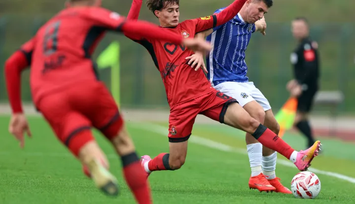 Velika Gorica, 24.10.2026 - Utakmica 11. kola HNL-a Gorica - Lokomotiva. Na slici Juraj Frigan i Ivan Katić.Foto Hina/ Dario GRZELJ/ dag