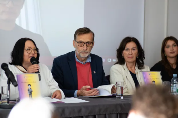 Osijek, 26. 10. 2026., Promocija prilagođene knjige Mire Gavrana - Zaljubljen do u&scaron;ijuMiro Gavran; autor; promocija knjige; prilagođena knjiga; FOOZOS