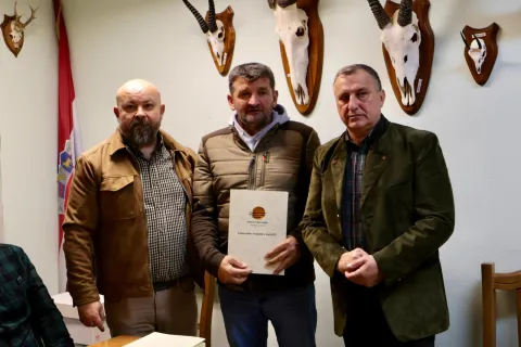 VINKOVCIU prostorijama Lovačkog saveza Vukovarsko-srijemske županije u Vinkovcima uručeni su ugovori o dodjeli županijskih potporaLISTOPAD 2026.