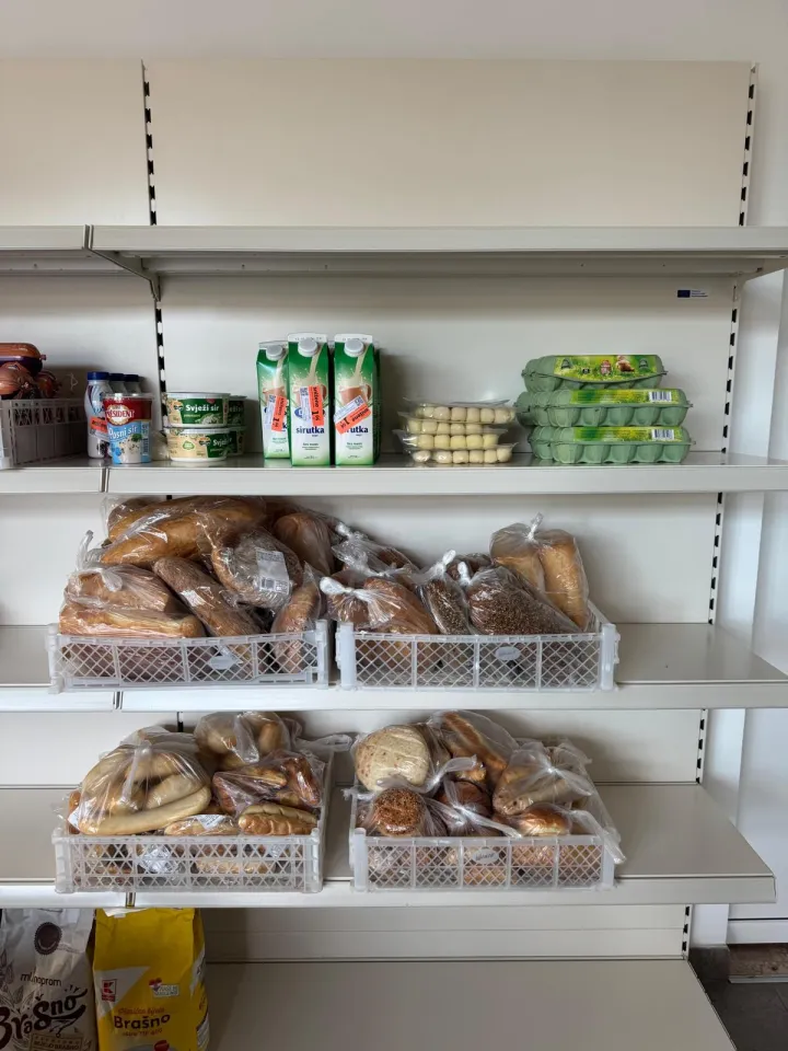 U Vukovaru se svakog jutra, mnogo prije nego &scaron;to većina građana započne svoj radni dan, odvija dobro uigrana i iznimno važna humanitarna operacija.
