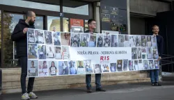 Zagreb, 08.10.2026. - Povodom Dana osobnih asistenata 8. listopada 2026., Regionalni industrijski sindikat održao je akciju kako bi podsjetio na radnice i radnike koji svakodnevno nose sustav osobne asistencije &ndash; i na njihova prava o kojima se i dalje odlučuje bez njih. Poruka akcije: Osobni asistenti na taj dan neće biti ispred Ministarstva, već na svojim radnim mjestima uz svoje korisnike. Na slici Branko Krmić.foto HINA/ Sa&scaron;a KOLJAN/ sk