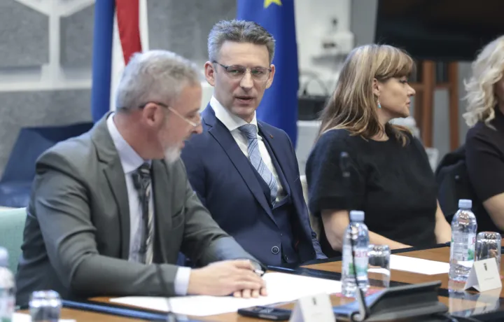 Zagreb, 28,10.2026.- Hrvatski sabor, Okrugli stol u organizaciji zastupnika Bože Petrova na temu "Nacionalni program razvoja palijativne skrbi &ndash; vrijeme je za stvarnu promjenu".foto HINA/ Admir BULJUBA&Scaron;IĆ/ abu