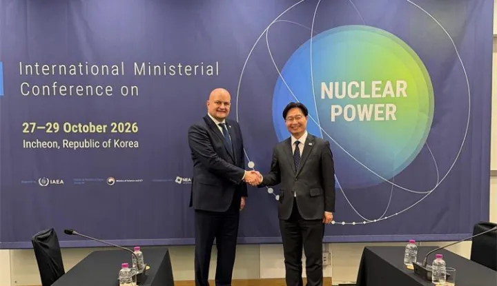 Ministar gospodarstva Ante &Scaron;u&scaron;njar tijekom svog dvodnevnog radnog posjeta Republici Koreji predstavio je hrvatske energetske prioritete i mogućnosti snažnijeg povezivanja hrvatskih i korejskih poduzeća, posebice u području energetike i obrambene industrije, izvijestili su u četvrtak iz Ministarstva.