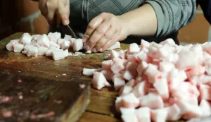 29.11.2020., Osijek -Tradicionalno Slavonsko kolinjerPhoto: Emica Elvedji/PIXSELL